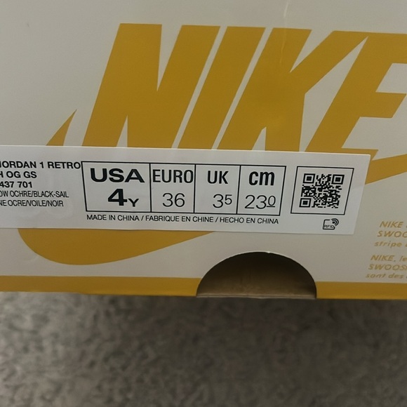 The Air Jordan 1 High OG GS “Yellow Ochre” 4Y/5.5 women - Picture 4 of 5